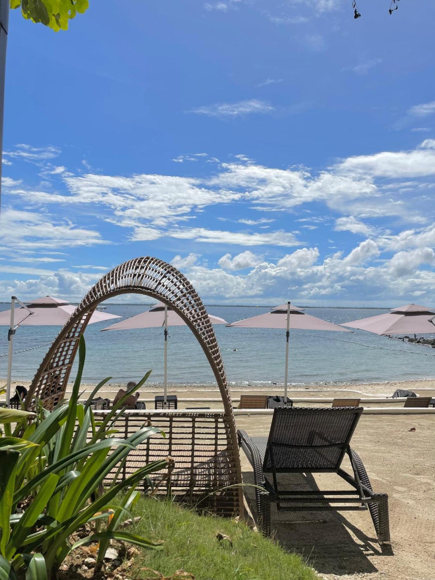 The Beach Suite At The Mactan Newtown Мактан Экстерьер фото